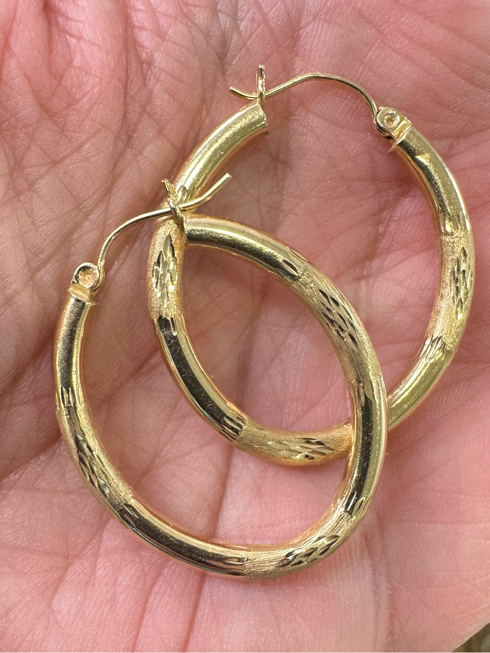 14k YG Etched Diamond Cut Hoop Earrings